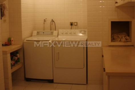 Old Apartment on Nanhui Road 3bedroom 230sqm ¥55,000 SH014367