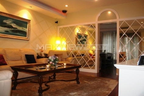 Old Apartment on Nanhui Road 3bedroom 230sqm ¥55,000 SH014367