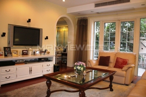 Old Apartment on Nanhui Road 3bedroom 230sqm ¥55,000 SH014367