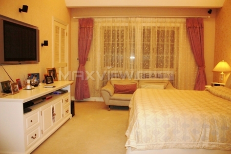 Old Apartment on Nanhui Road 3bedroom 230sqm ¥55,000 SH014367