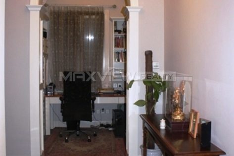 Old Apartment on Nanhui Road 3bedroom 230sqm ¥55,000 SH014367
