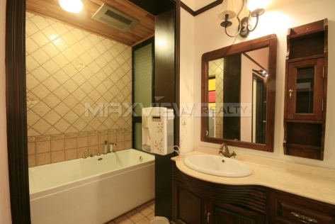 Old Garden House on Weihai Road 5bedroom 230sqm ¥45,000 L01197
