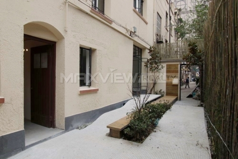 Old Apartment on Nanhui Road 3bedroom 360sqm ¥60,000 SH009170