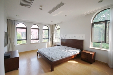 Green Valley Villa   |   绿谷别墅 4bedroom 260sqm ¥50,000 SH015100