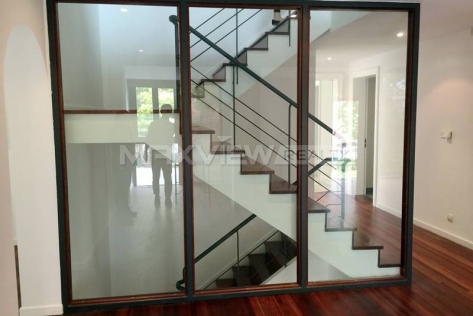 Fantastic unfirnished Villa in the Shanghai Age 5bedroom 352sqm ¥35,000 MHV00502