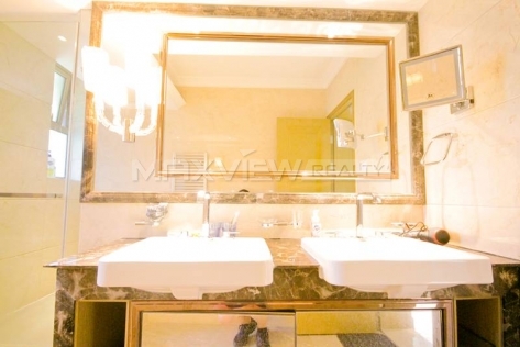 Excellent Apartment in Seasons Villa Apartment 4bedroom 172sqm ¥63,000 SH012635