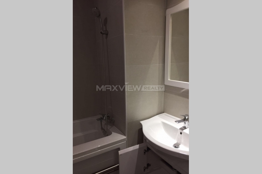 Shanghai property on Huaihai M. Road 2bedroom 101sqm ¥28,000 SH017180