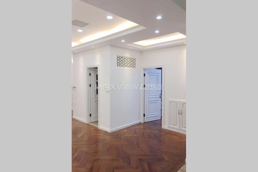 Shanghai property on Huaihai M. Road 2bedroom 101sqm ¥28,000 SH017180