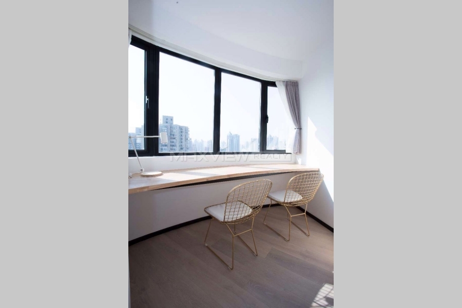 Rent an apartment in Shanghai on Huaihai M. Road 3bedroom 160sqm ¥36,000 SH016973