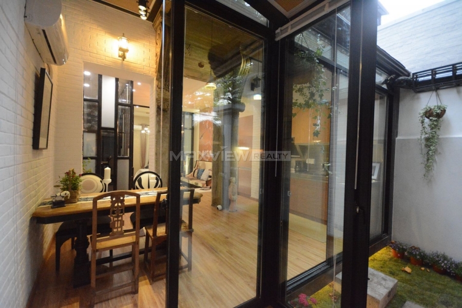 Shanghai old apartment rental on Weihai Road 2bedroom 108sqm ¥22,000 SH017414