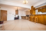 Old apt on Yongjia Road 4bedroom 200sqm ¥28,888