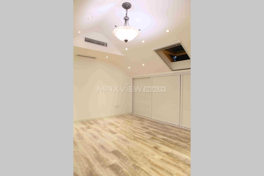 Old Lane House rent on Huaihai M. Road 2bedroom 125sqm ¥18,500 SH017573