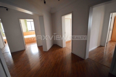 Old Apartment on Huaihai M. Road 4bedroom 180sqm ¥19,000 