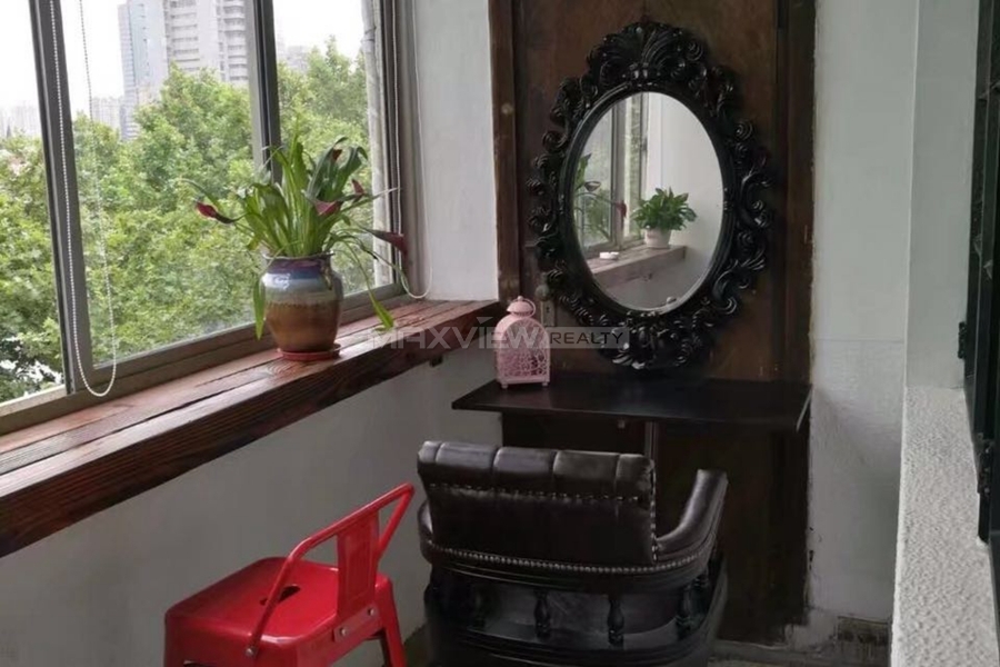 Shanghai property in Huaihai Middle Rd  2bedroom 120sqm ¥20,000 SHR0238