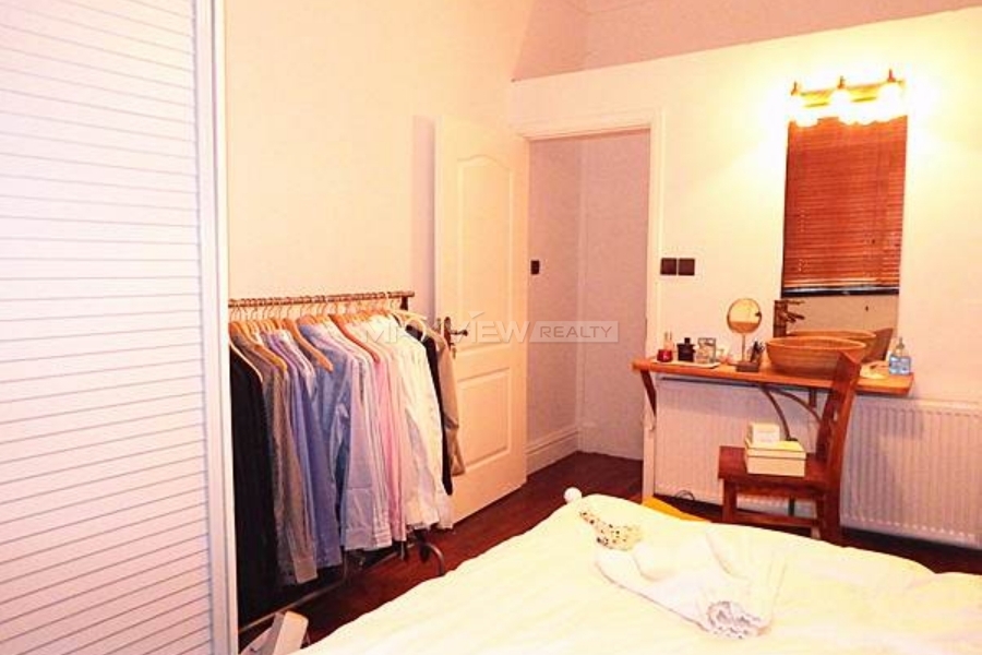 Shanghai property in Huaihai M. Rd 2bedroom 120sqm ¥18,000 SH017785