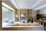 IFC Residence 2.5 bedroom serviced apartment with roof terrace 3bedroom 400sqm ¥100,000