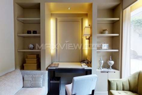 IFC Residence 2.5 bedroom serviced apartment with roof terrace 3bedroom 400sqm ¥100,000 3D002
