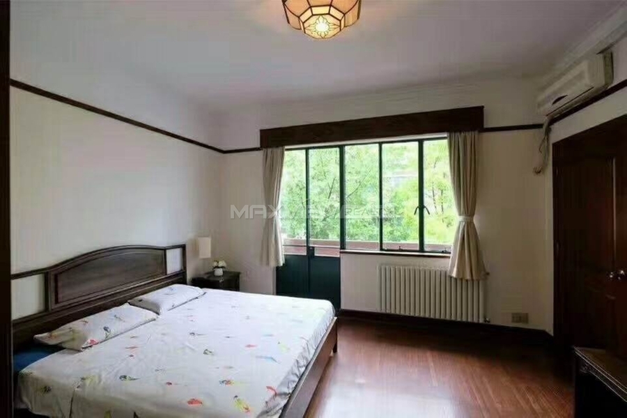 Old Apartment on Huaihai Middle Rd 2bedroom 134sqm ¥17,500 SH017987