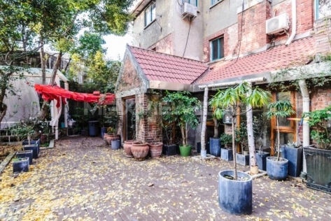 Old Apartment on Xinhua Road 1bedroom 210sqm ¥30,000 SH018161
