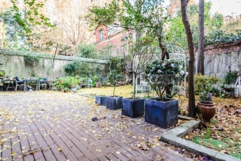 Old Apartment on Xinhua Road 1bedroom 210sqm ¥30,000 SH018161