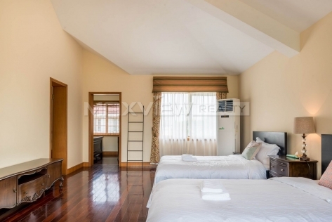 Cambridge Forest Newtown 5bedroom 380sqm ¥32,000 PRY0011