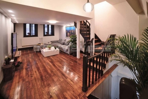 Old Lane House on Nanjing West Road 4bedroom 120sqm ¥28,000 PRY0016