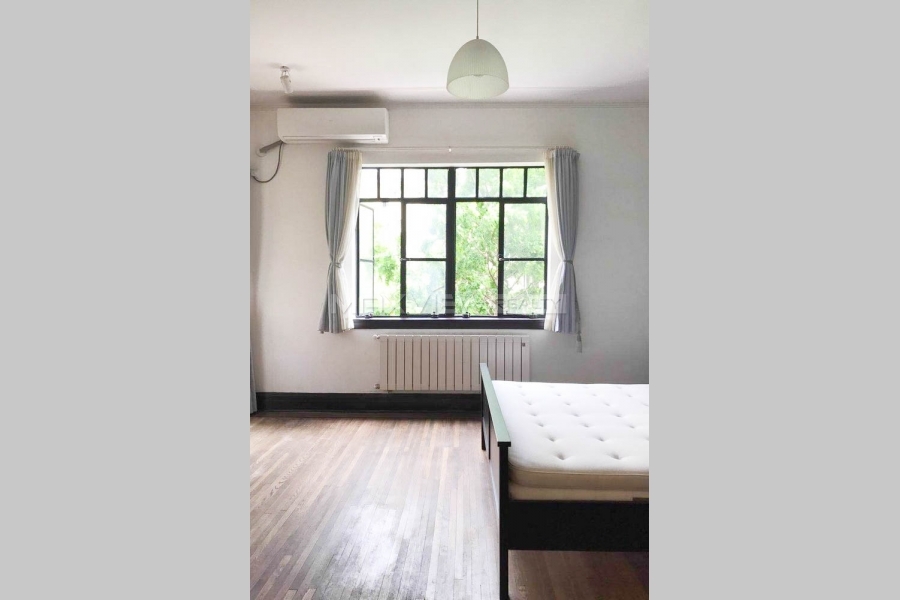 Old Apartment On Gao An Road 2bedroom 130sqm ¥24,500 PRS291