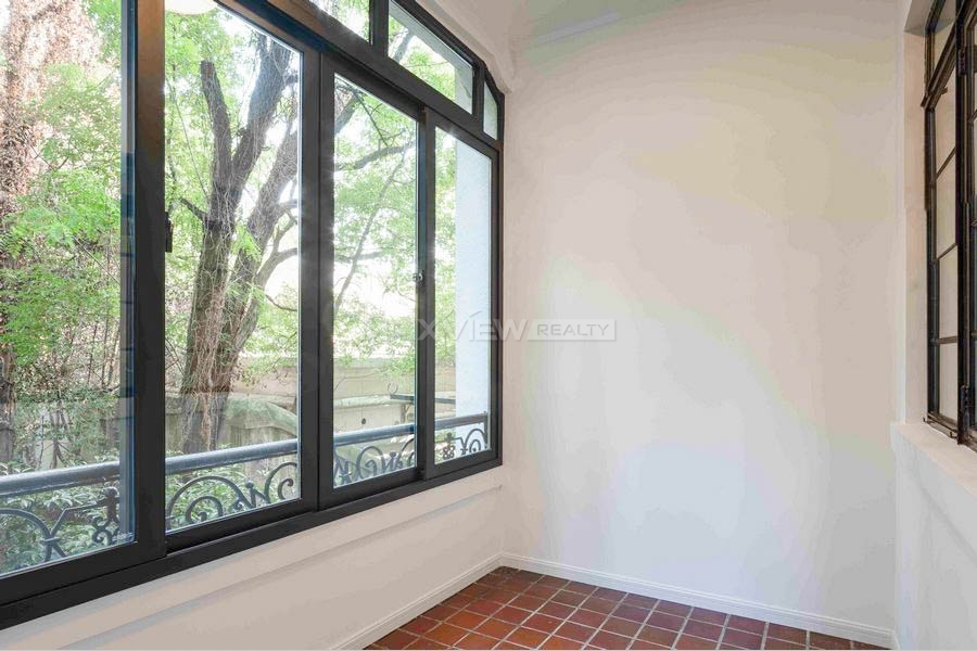 Old  Apartment On Nanjing West Road 1bedroom 90sqm ¥18,000 PRS1611