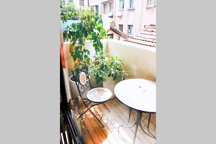 Old Apartment On  Fenyang Road 2bedroom 90sqm ¥18,000 PRS3108