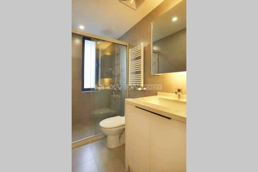 Old Apartment On WUlumuqi Middle  Road 3bedroom 150sqm ¥26,000 PRS4023