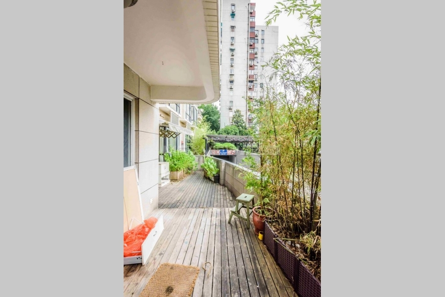 Apartment On Gaoyou Road 3bedroom 168sqm ¥31,000 PRS6009