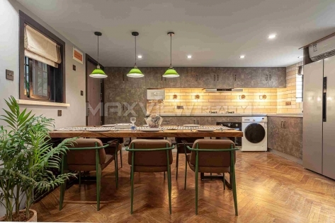 Old Apartment on Huaihai Middle Road 2bedroom 100sqm ¥21,500 PRY6035