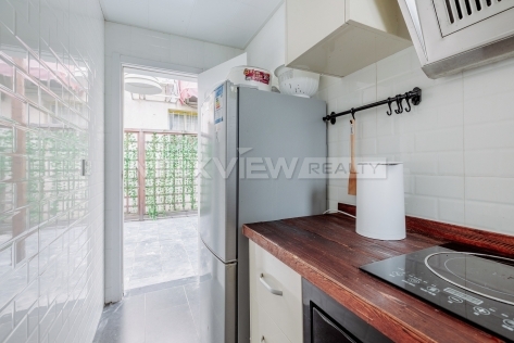 Old Apartment  on Nanjing W. Rd 2bedroom 100sqm ¥18,000 PRH06016