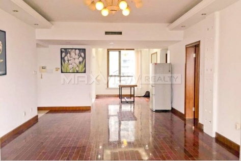 Excellent unfirnished apartment in Top of the City