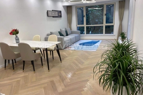 East Huaihai Apartment 3br 140sqm in Downtown